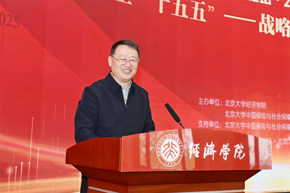 编辑后:图3 梁涛发表大会演讲.jpg