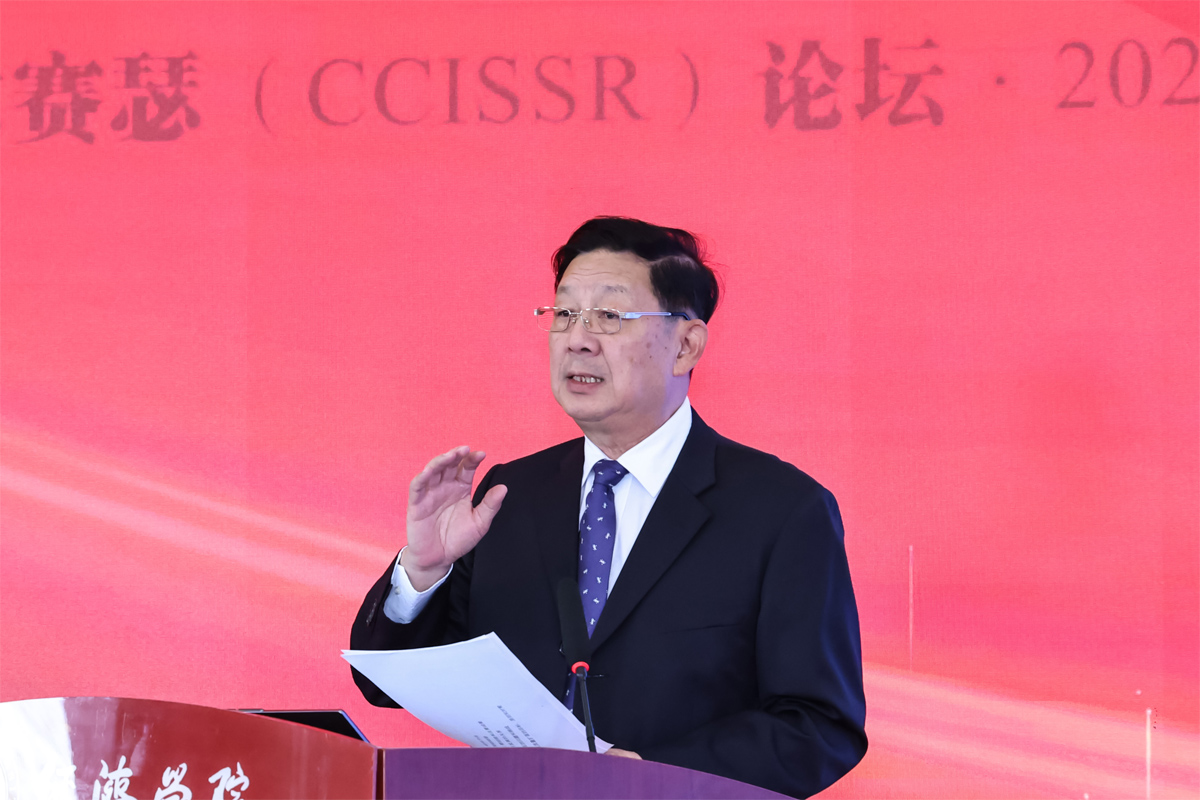 编辑后:图6 胡晓义发表大会演讲.jpg