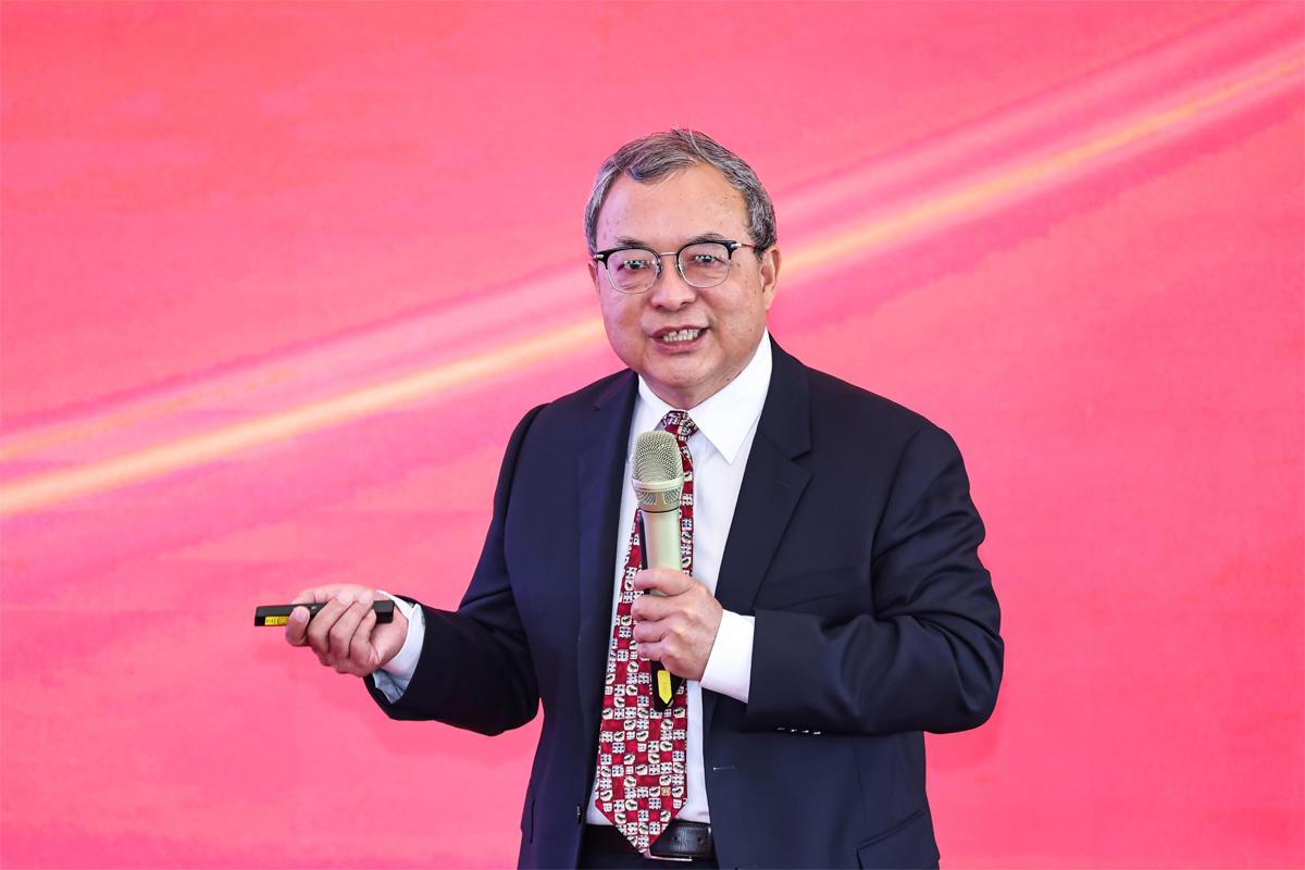 编辑后:图4 陈文辉发表大会演讲.jpg